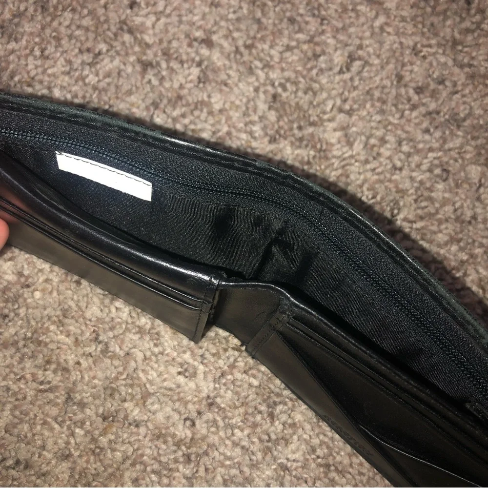 Kenneth Cole Reaction black wallet